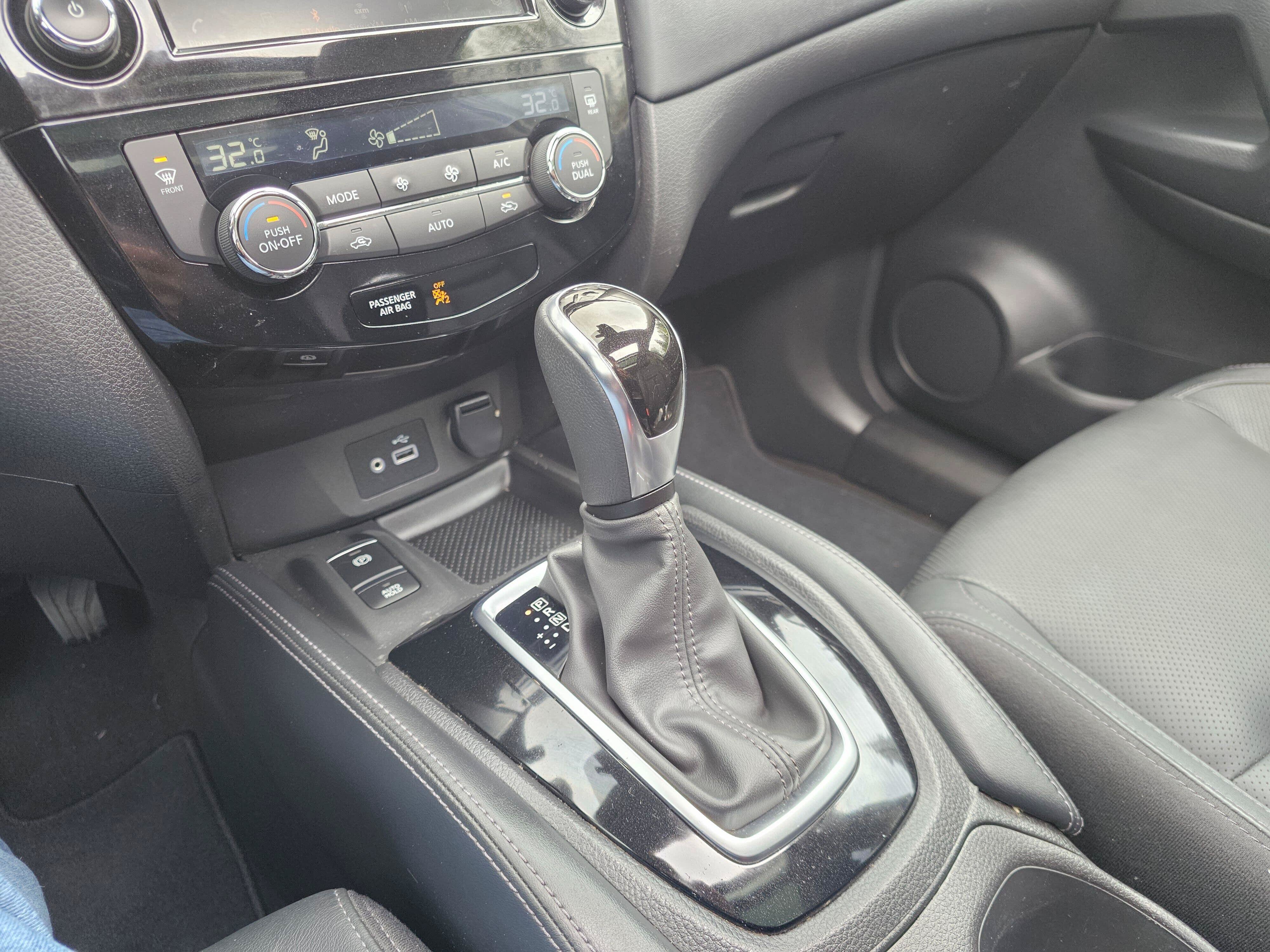 Used 2018 Nissan Rogue SL AWD/4WD image 29