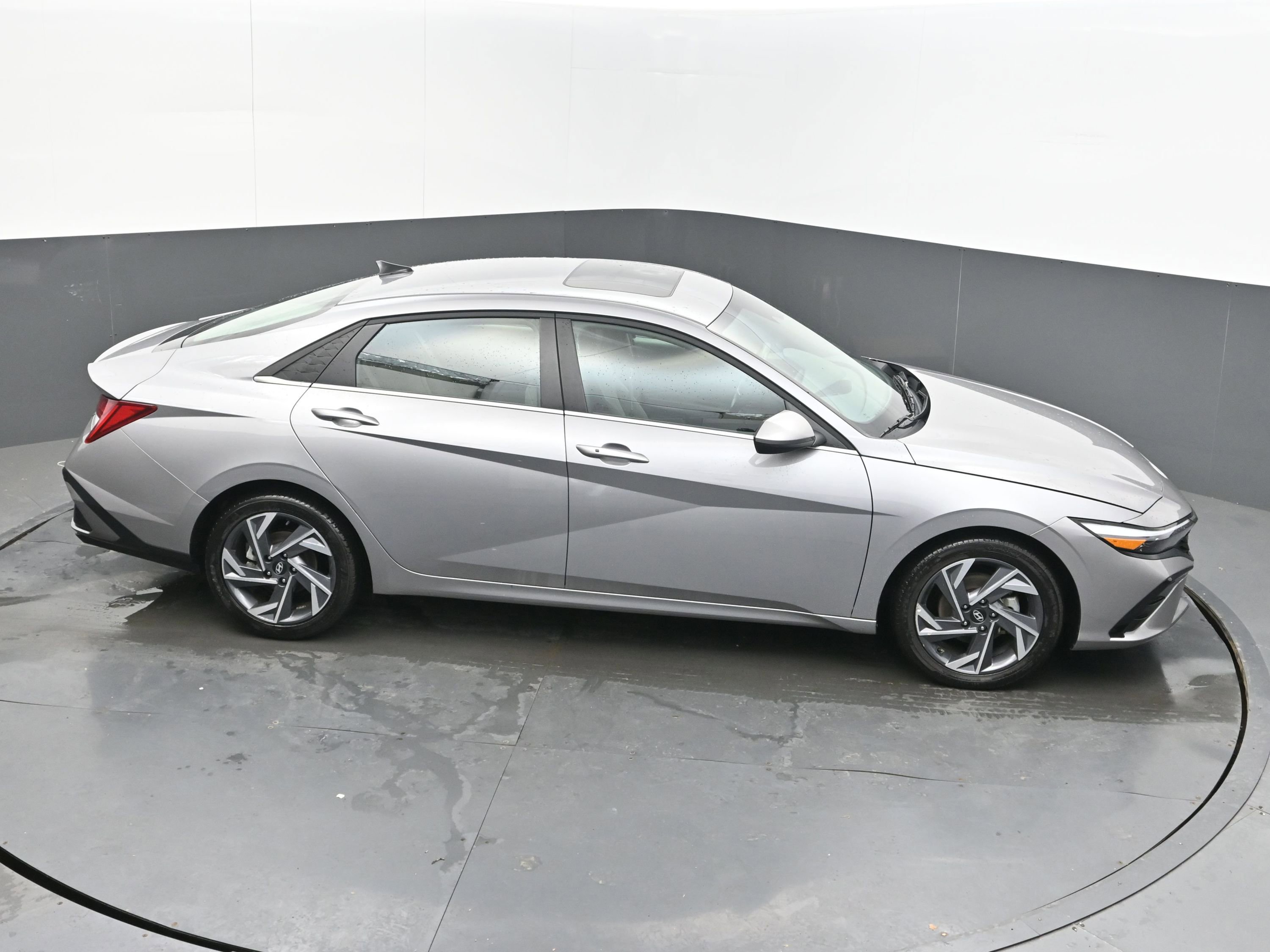 Used 2025 Hyundai Elantra SEL image 39
