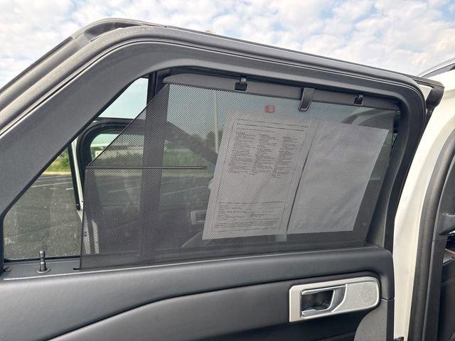 Used 2023 Ford Explorer Platinum w/ Technology Package image 40