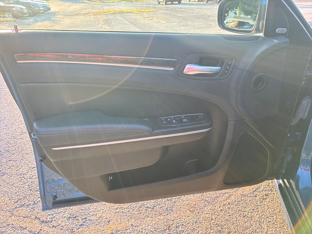Used 2023 Chrysler 300 Touring L w/ Popular Equipment Group RWD image 11