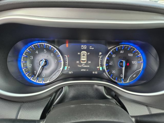 Used 2024 Chrysler Pacifica Touring-L FWD image 18
