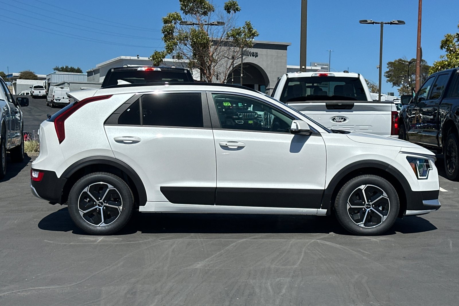 New 2026 Kia Niro EX FWD image 3