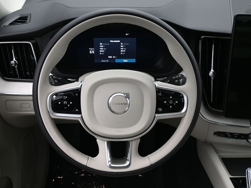 New 2026 Volvo XC60 B5 Ultra w/ Protection Package Premier image 18
