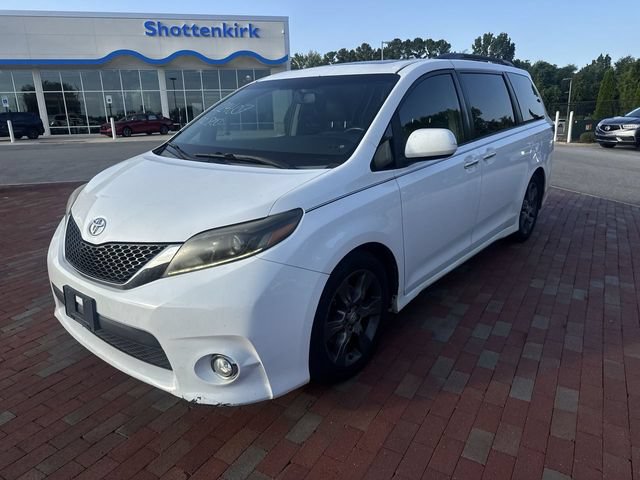 Used 2015 Toyota Sienna SE w/ SE Preferred Package