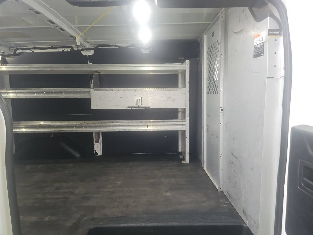 Used 2018 Ford Transit 250 130 Low Roof RWD image 31