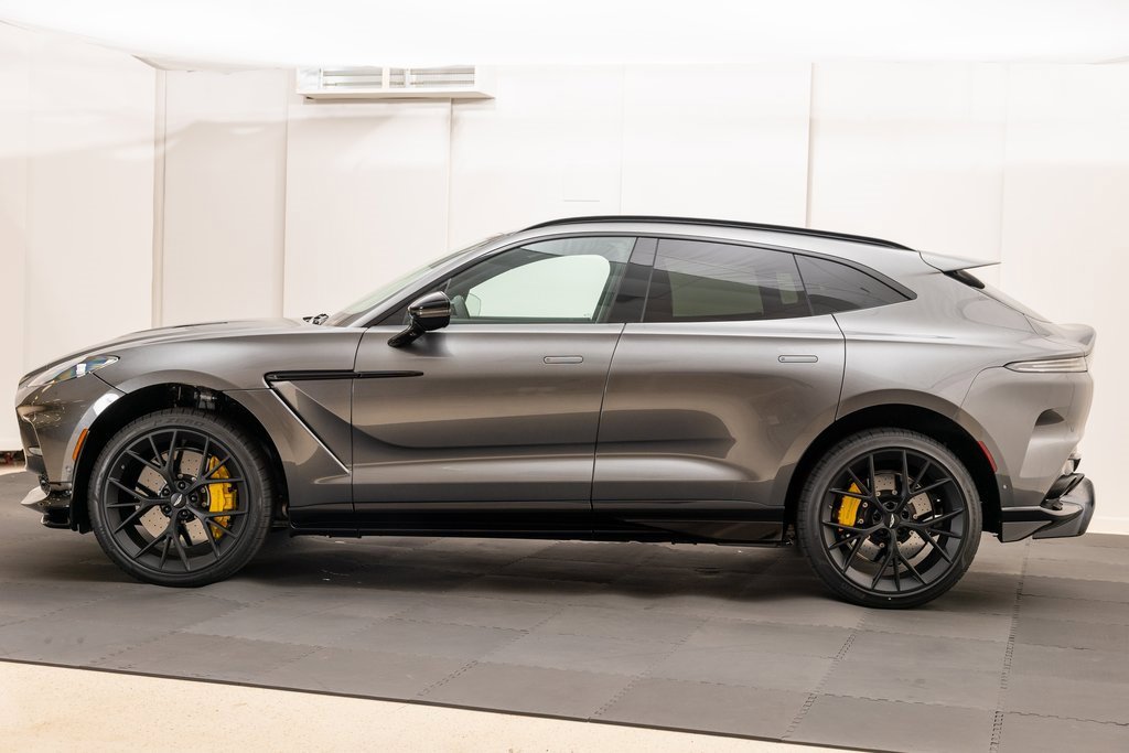 New 2025 Aston Martin DBX 707 image 2