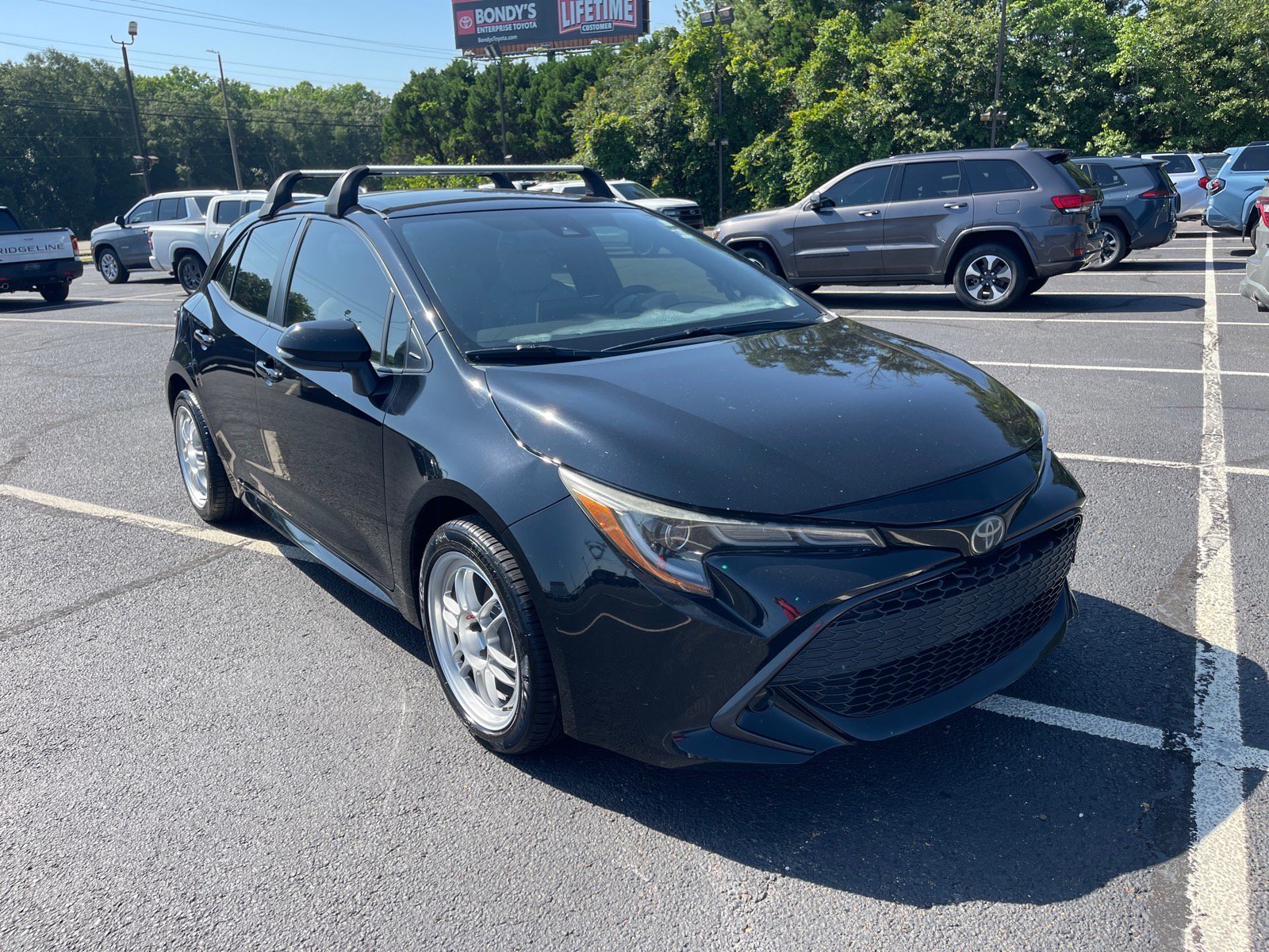 Used 2021 Toyota Corolla SE FWD image 1