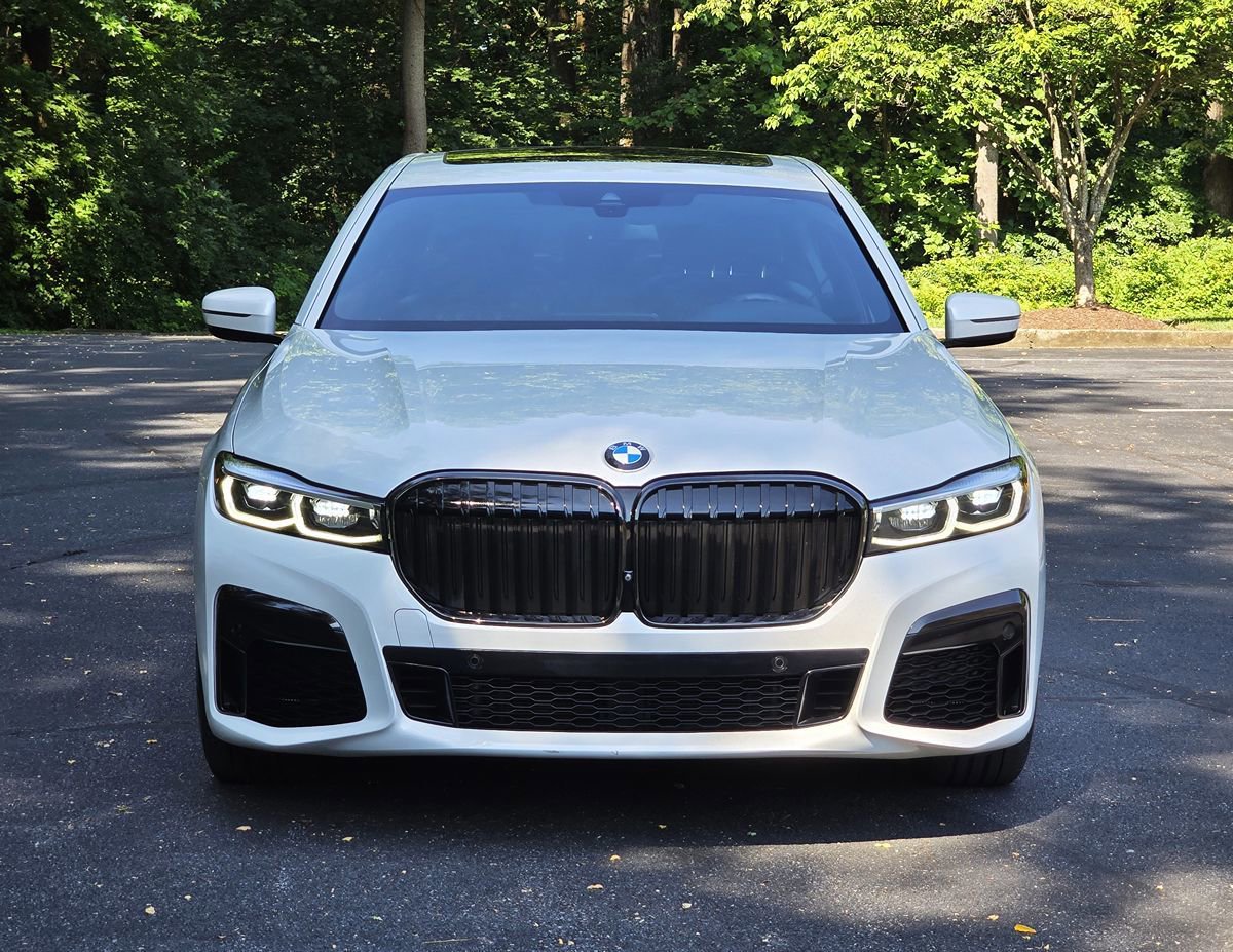 Used 2022 BMW 740i xDrive w/ M Sport Package AWD/4WD image 9