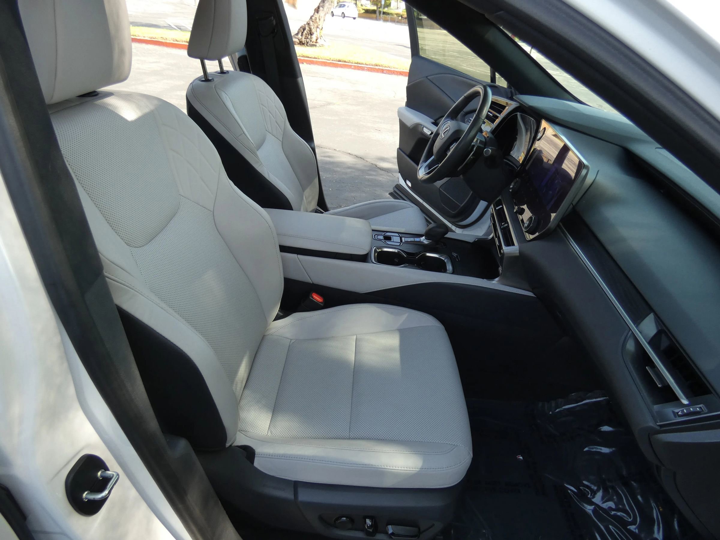 Used 2023 Lexus RX 350 Premium w/ Accessory Package (Z1) image 29