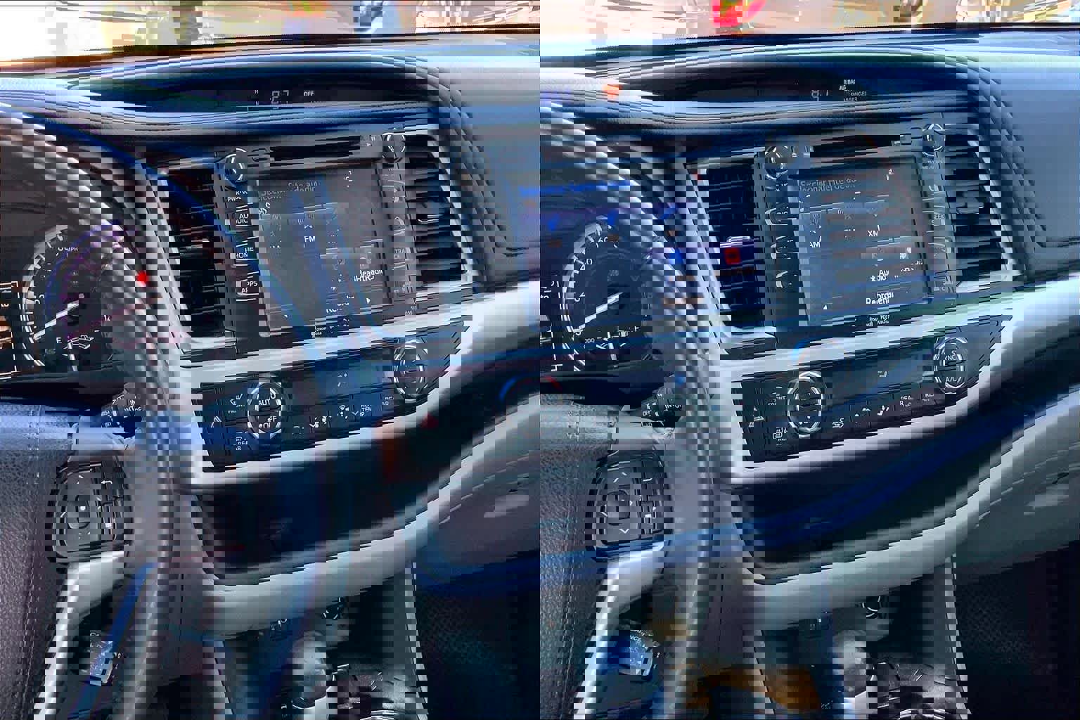 Used 2016 Toyota Highlander XLE image 7