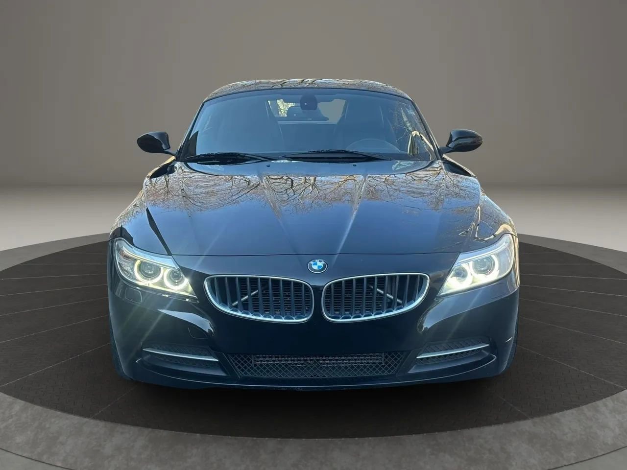 Used 2014 BMW Z4 sDrive28i image 2