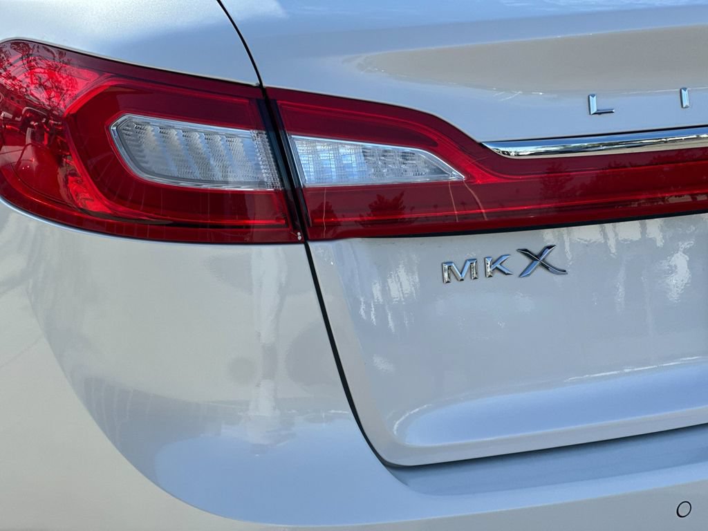 Used 2017 Lincoln MKX Reserve FWD image 26