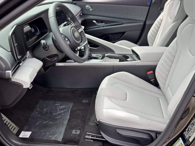 New 2026 Hyundai Elantra SEL Sport FWD image 5