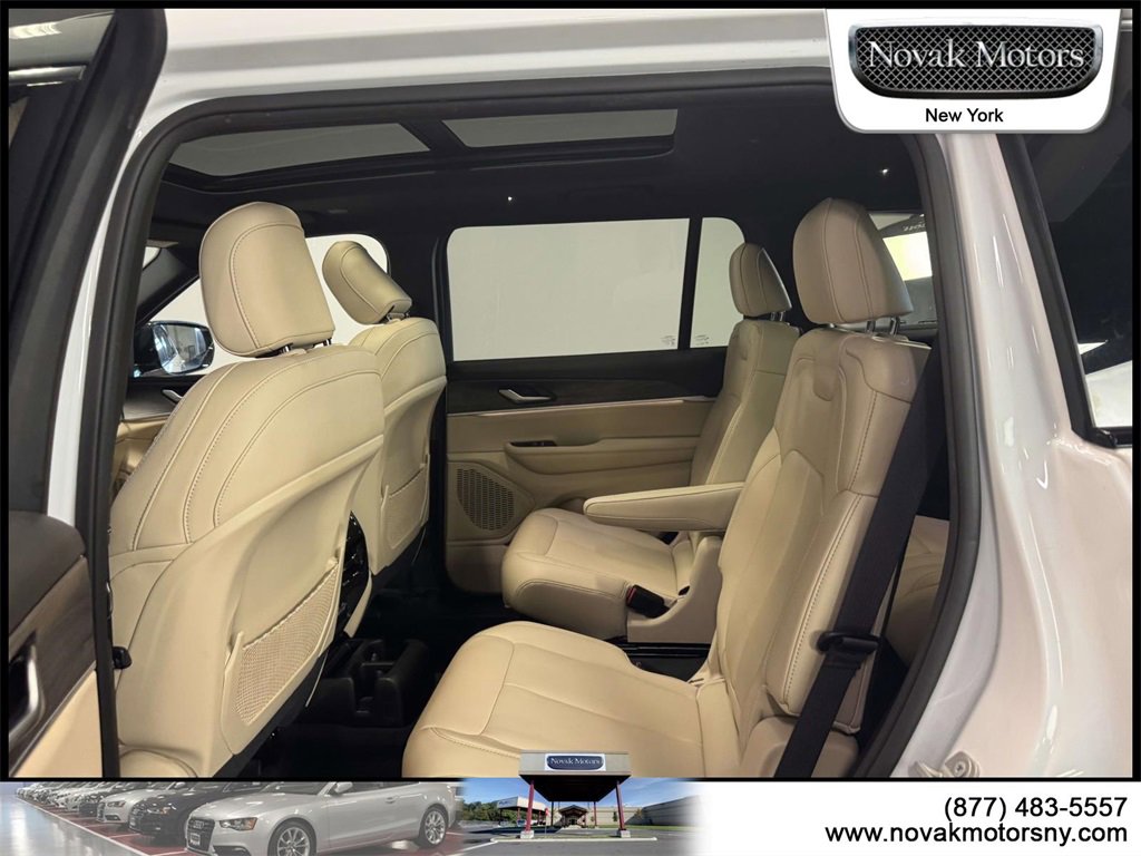 Used 2023 Jeep Grand Cherokee L Limited image 11