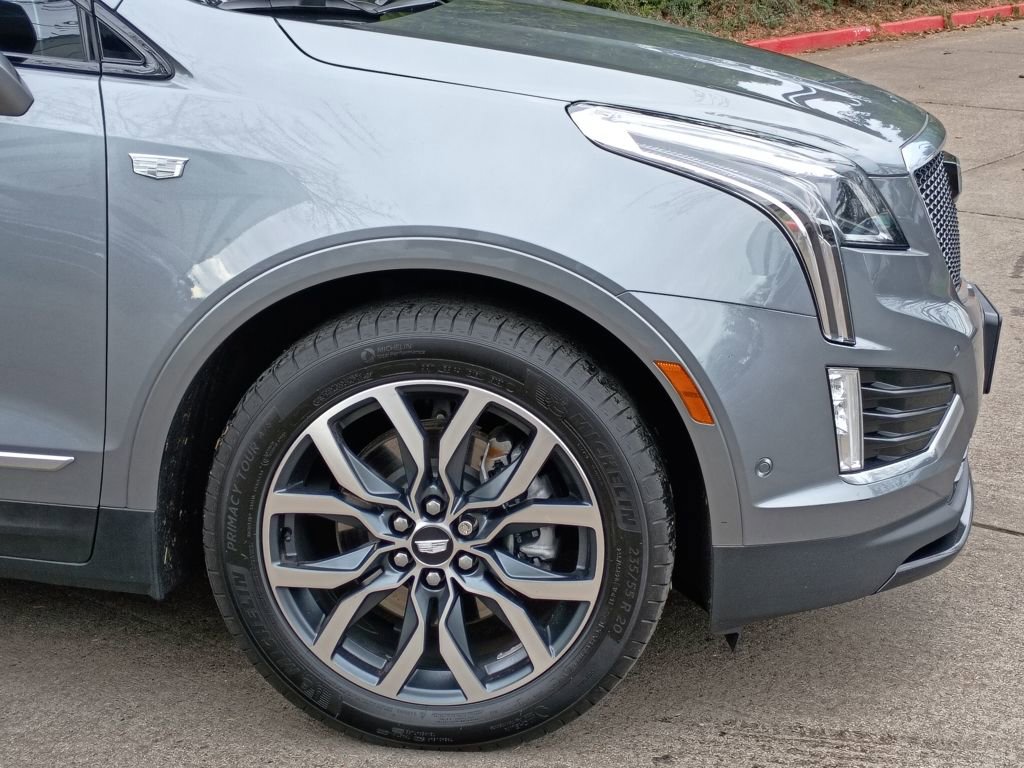 Used 2021 Cadillac XT5 Sportv AWD/4WD image 2