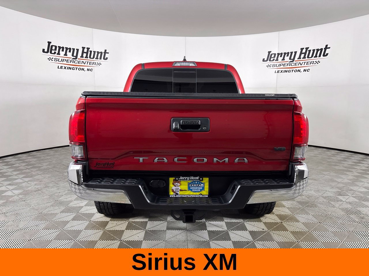 Used 2021 Toyota Tacoma SR5 RWD image 7