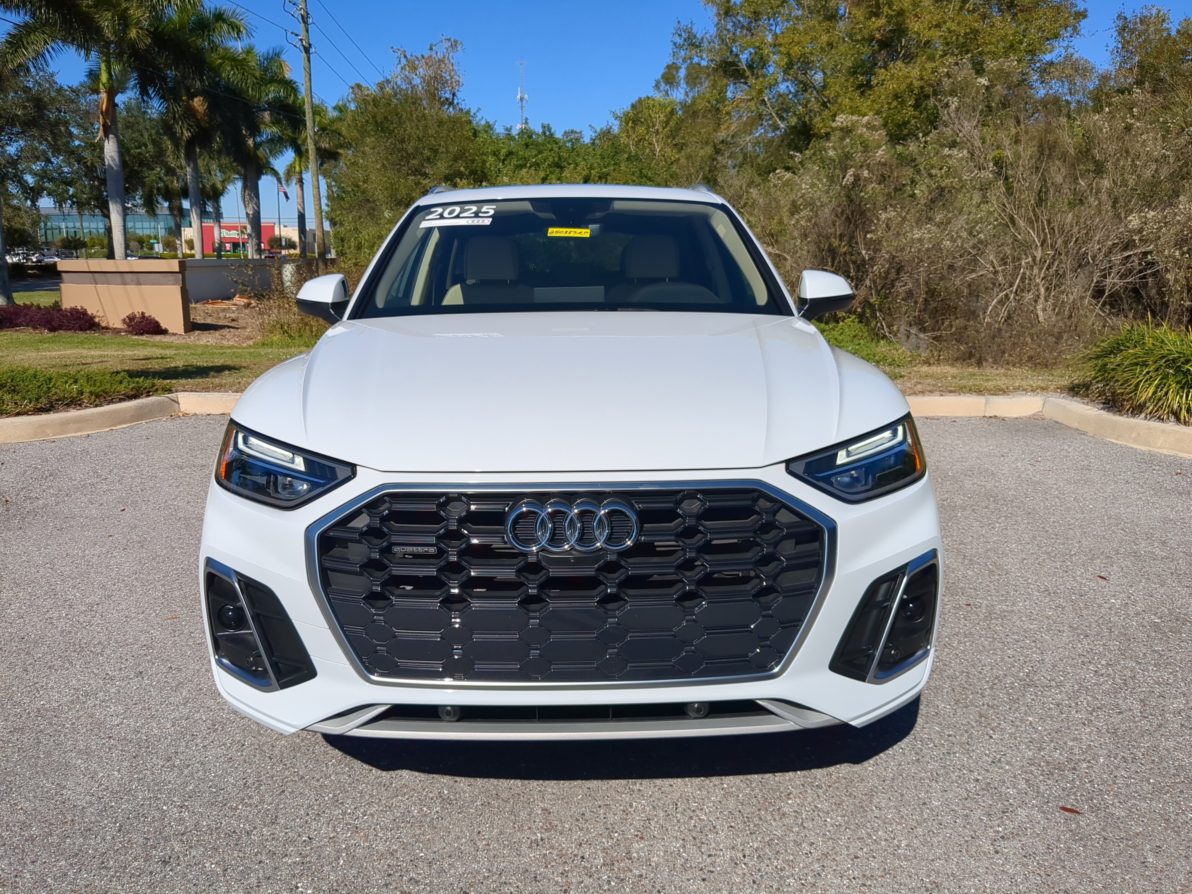 Certified 2025 Audi Q5 2.0T Premium Plus image 2