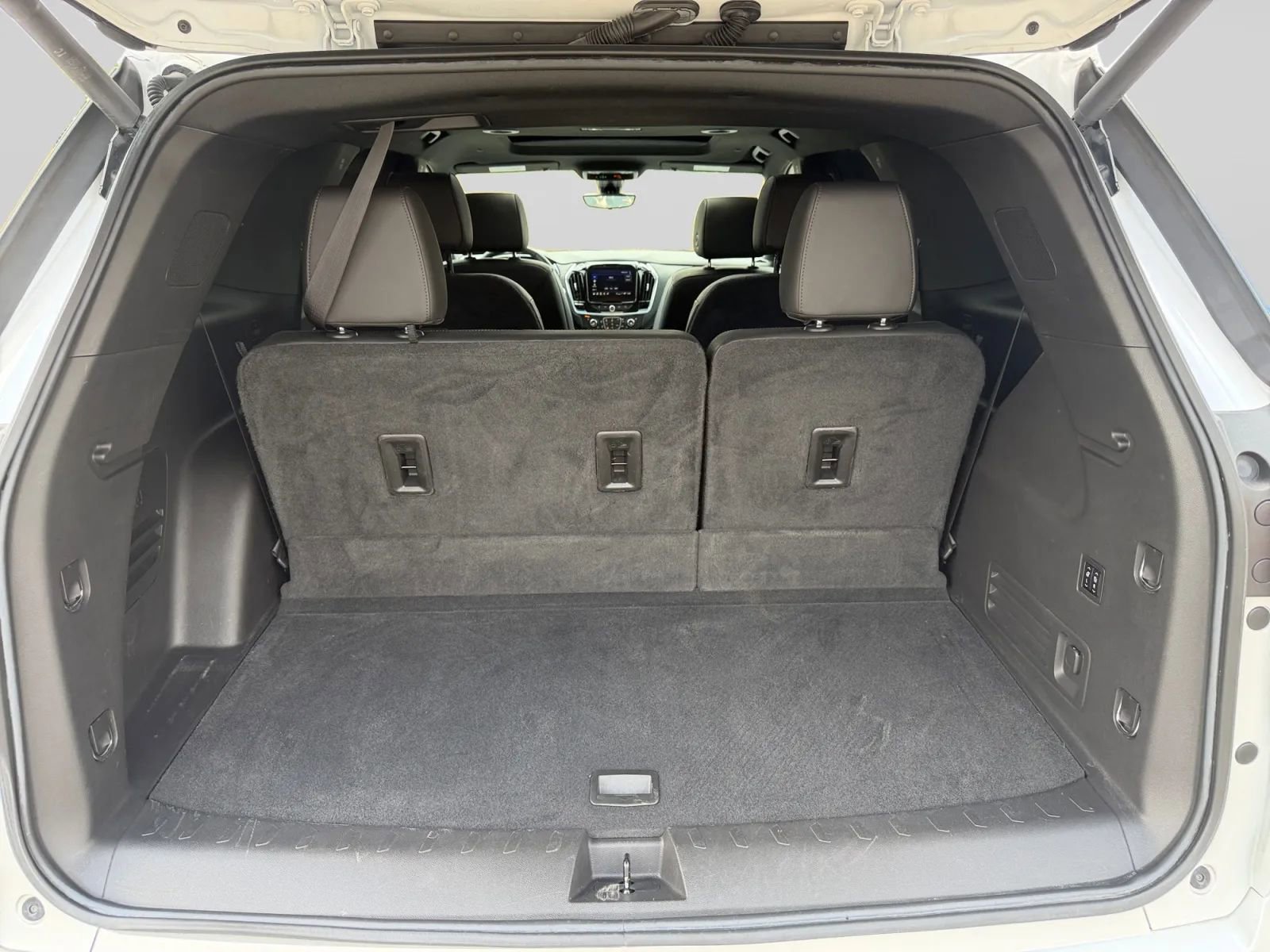 Used 2023 Chevrolet Traverse High Country AWD/4WD image 29