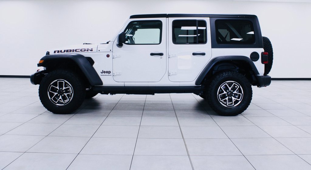 Used 2024 Jeep Wrangler Unlimited Rubicon image 2