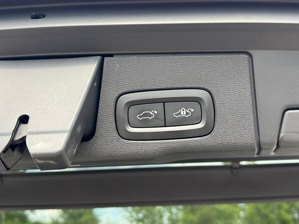 Used 2018 Volvo XC60 T5 Inscription w/ Convenience Package AWD/4WD image 6