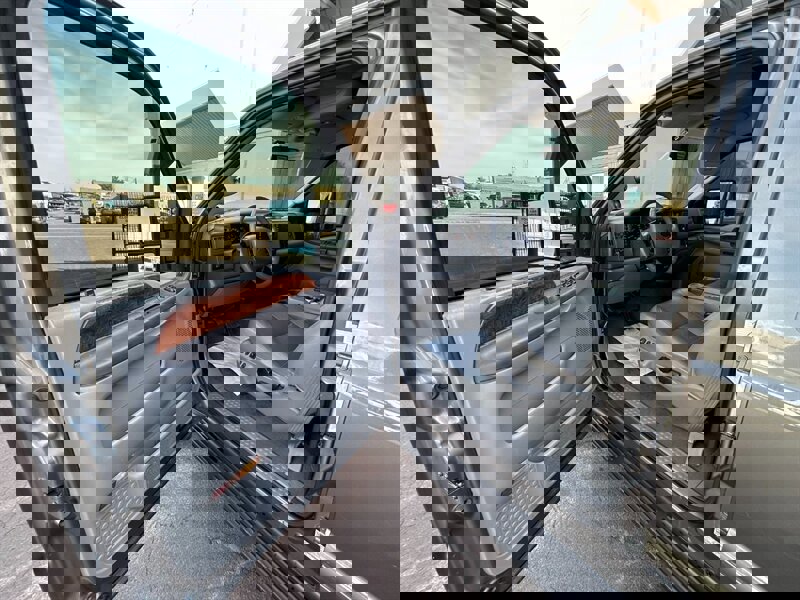 Used 2003 Ford F350 Lariat image 12