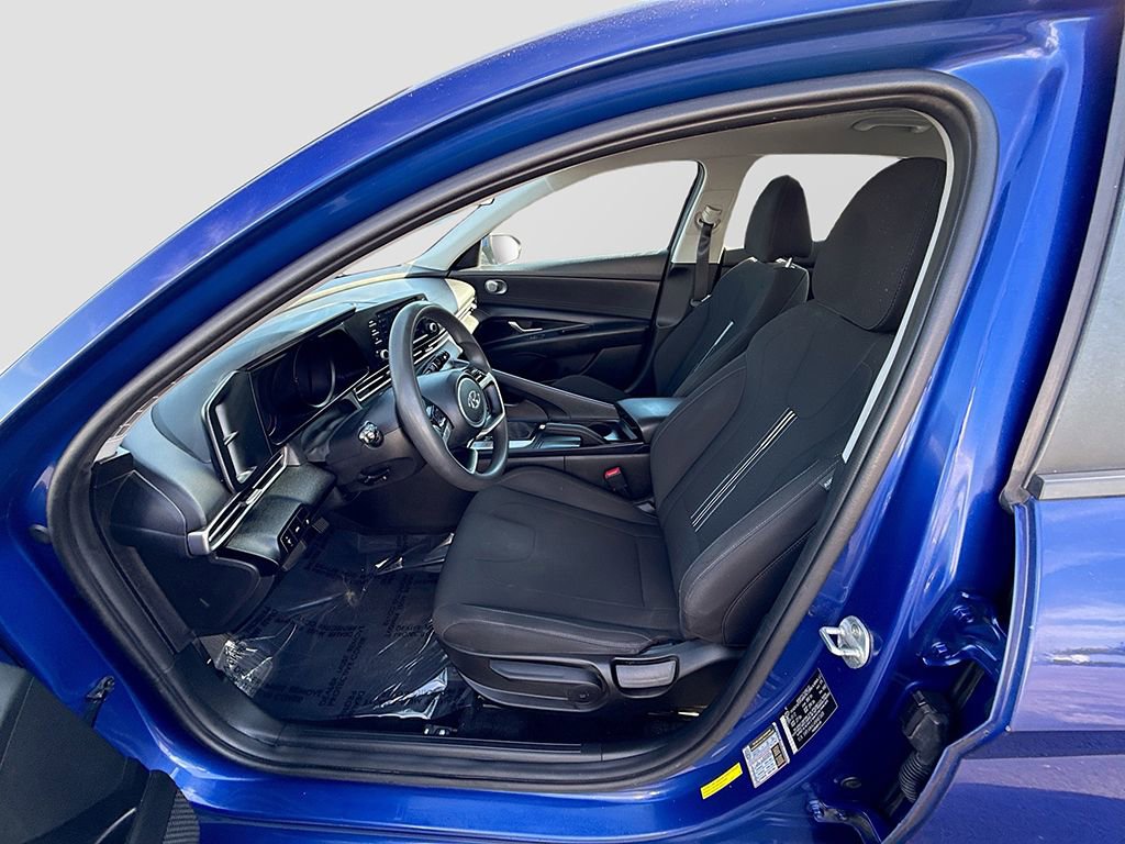 Used 2022 Hyundai Elantra SEL image 17