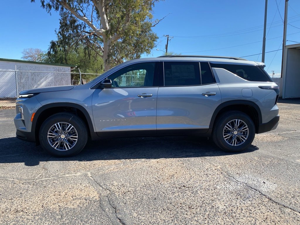 New 2026 Chevrolet Traverse LT image 3