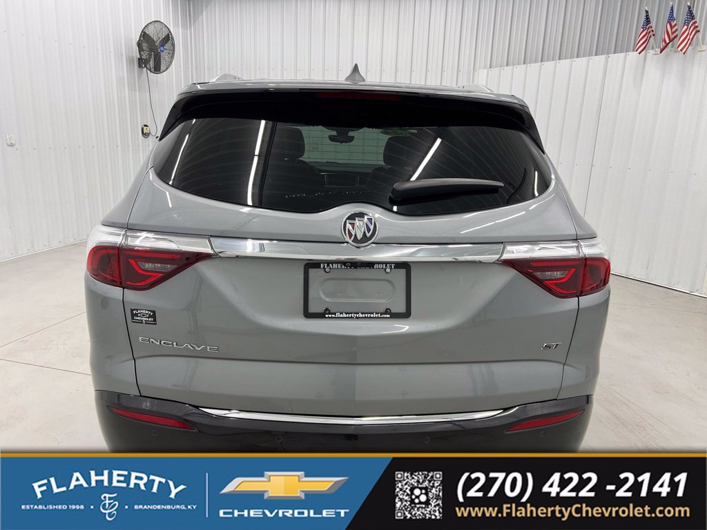 Used 2024 Buick Enclave Essence w/ Experience Buick Package FWD image 4