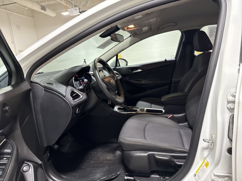 Used 2017 Chevrolet Cruze LS FWD image 19