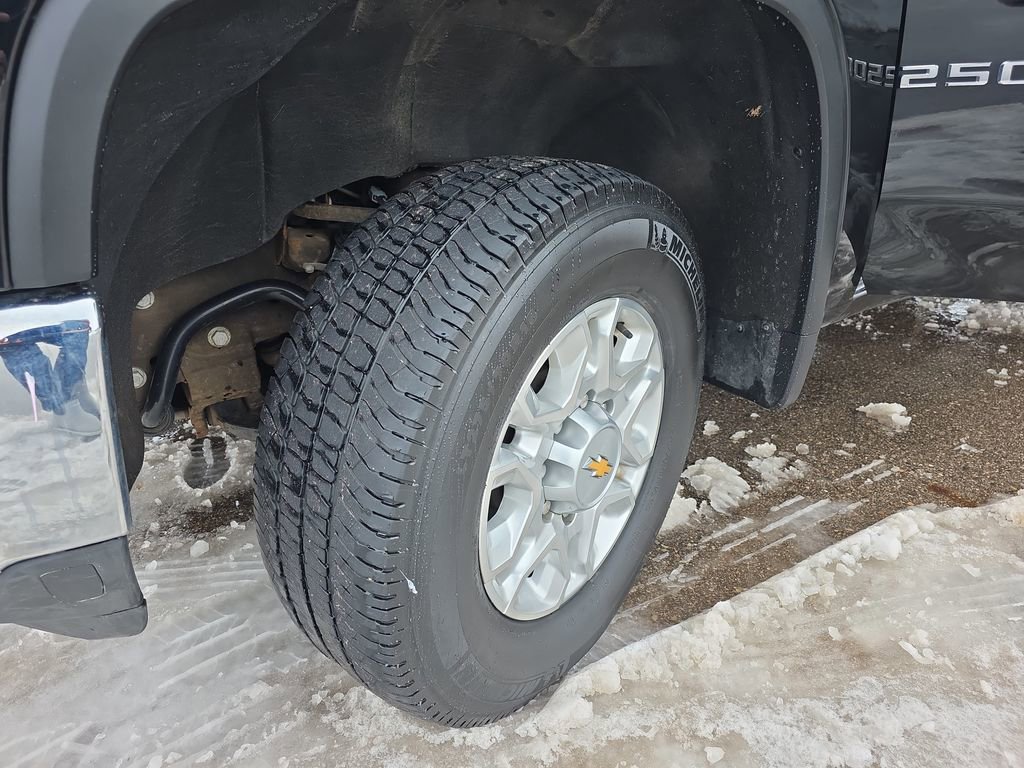 Certified 2024 Chevrolet Silverado 2500 LTZ w/ LTZ Convenience Package image 31