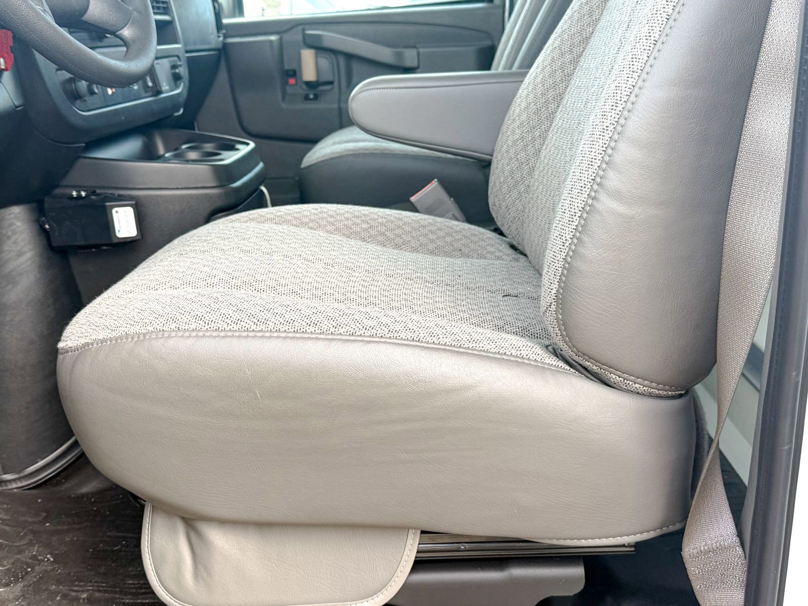 New 2025 Chevrolet Express 3500 w/ Power Convenience Package RWD image 24