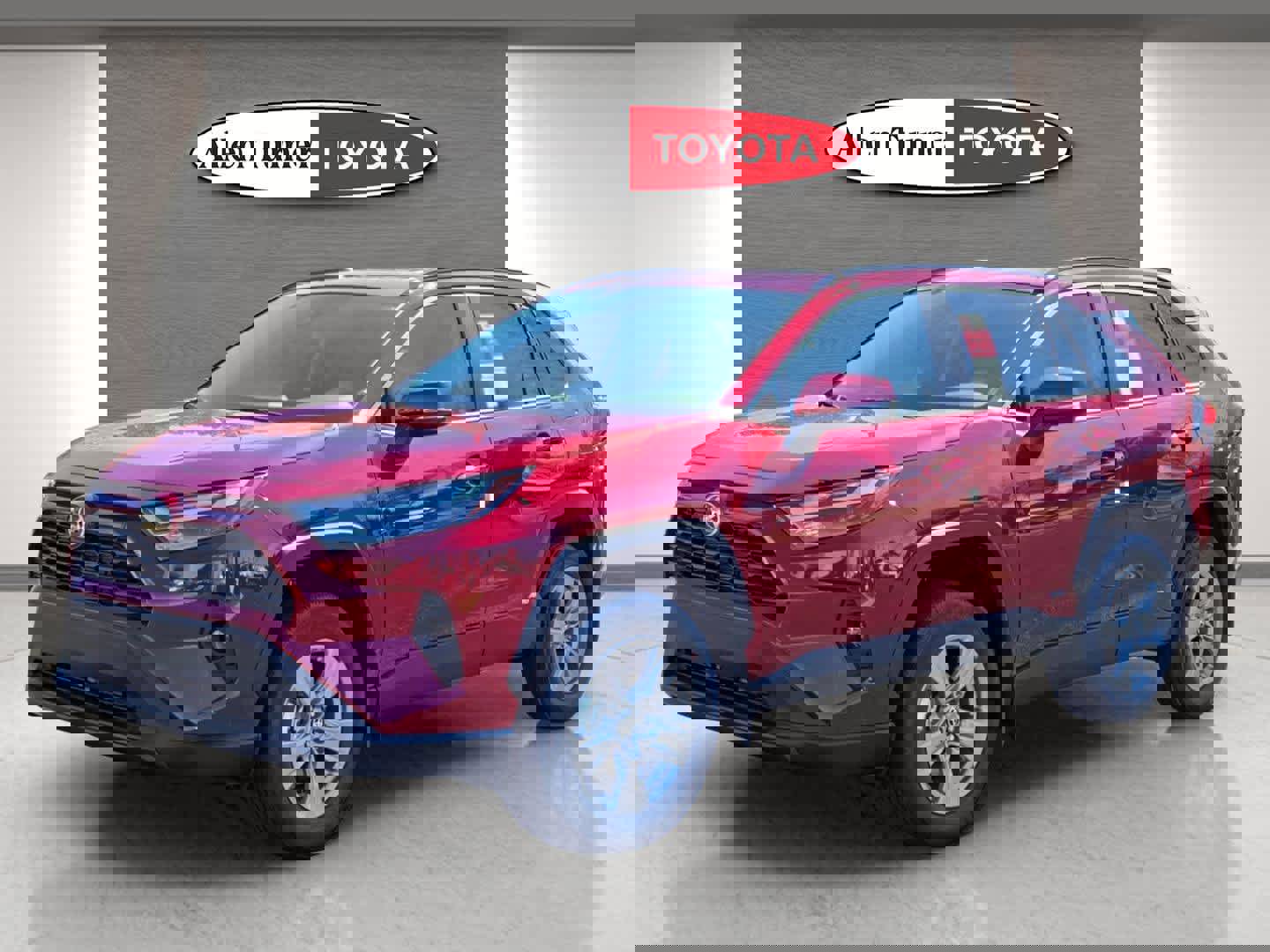 Used 2025 Toyota RAV4 XLE image 2