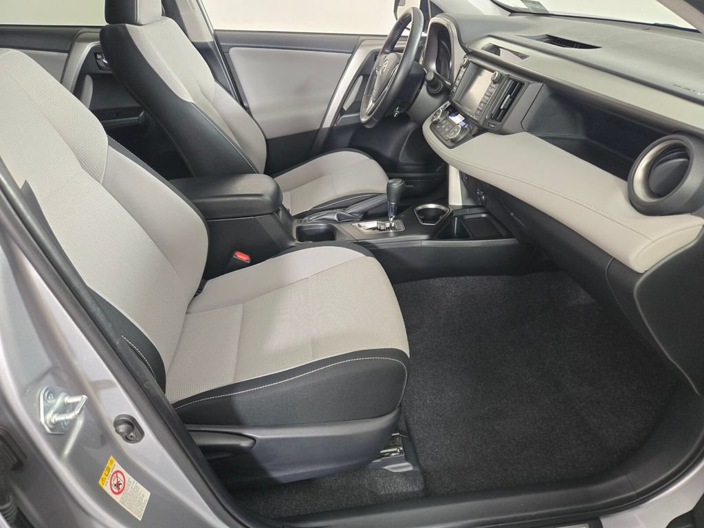 Used 2017 Toyota RAV4 XLE w/ Carpet Mat Package AWD/4WD image 21