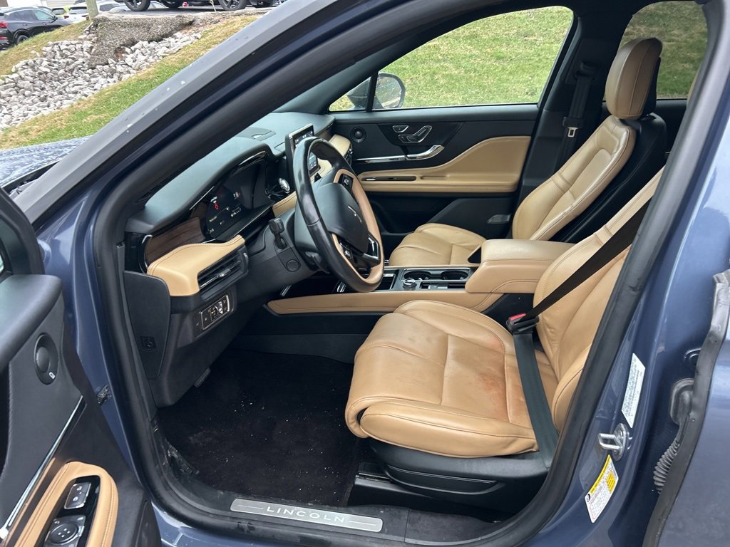 Used 2022 Lincoln Corsair Reserve w/ Equipment Group 201A image 8