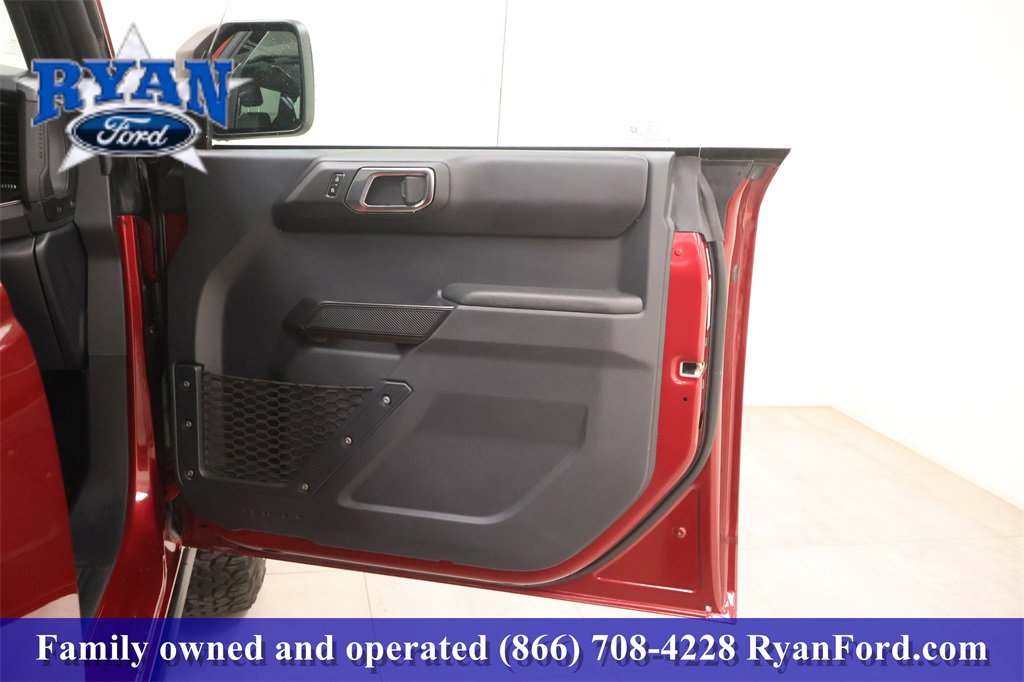 Used 2025 Ford Bronco Badlands image 16