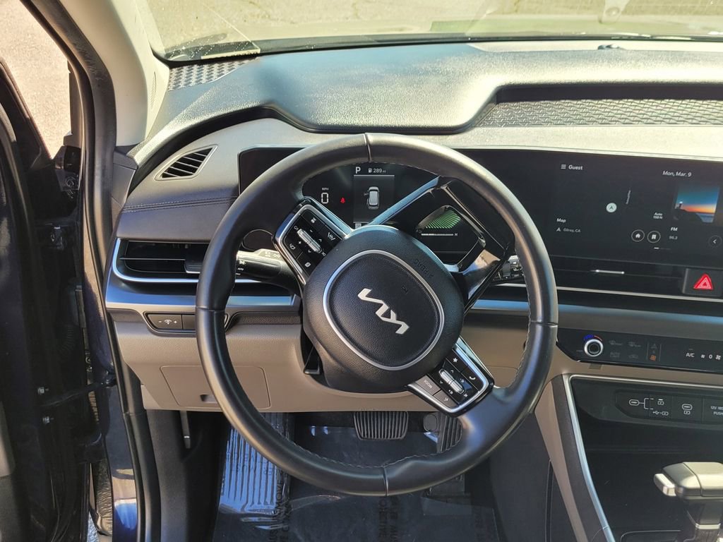 Used 2025 Kia Carnival image 14