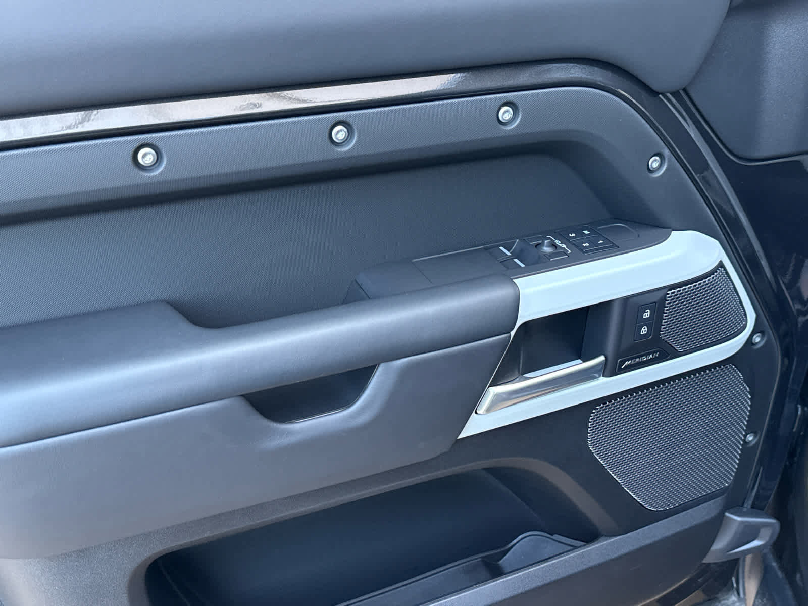 Certified 2024 Land Rover Defender 90 S image 13