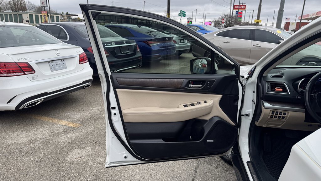 Used 2017 Subaru Outback 3.6R Limited image 14