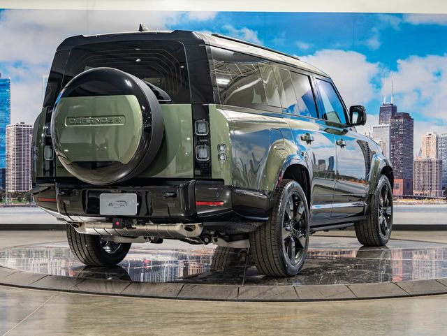 New 2026 Land Rover Defender 130 X-Dynamic SE image 8