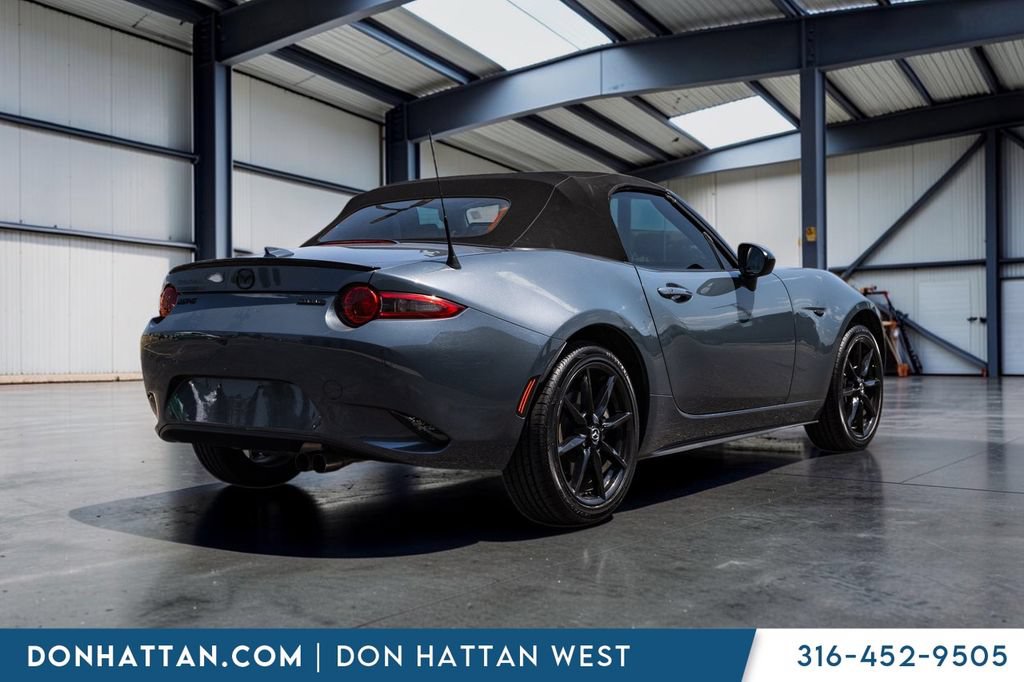 Used 2021 MAZDA MX-5 Miata Club RWD image 23