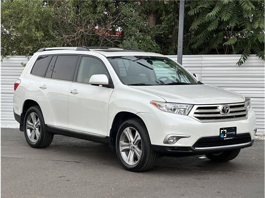 Used 2011 Toyota Highlander Limited w/ Tow Pkg AWD/4WD image 8