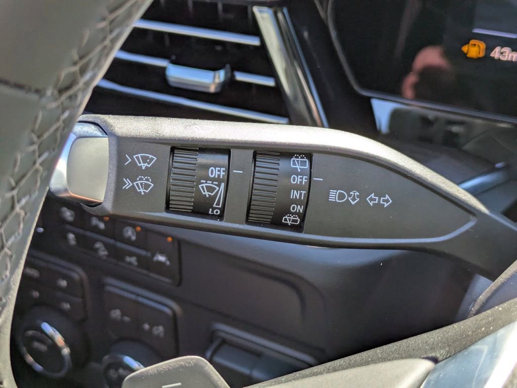 New 2026 Chevrolet Suburban Premier image 30