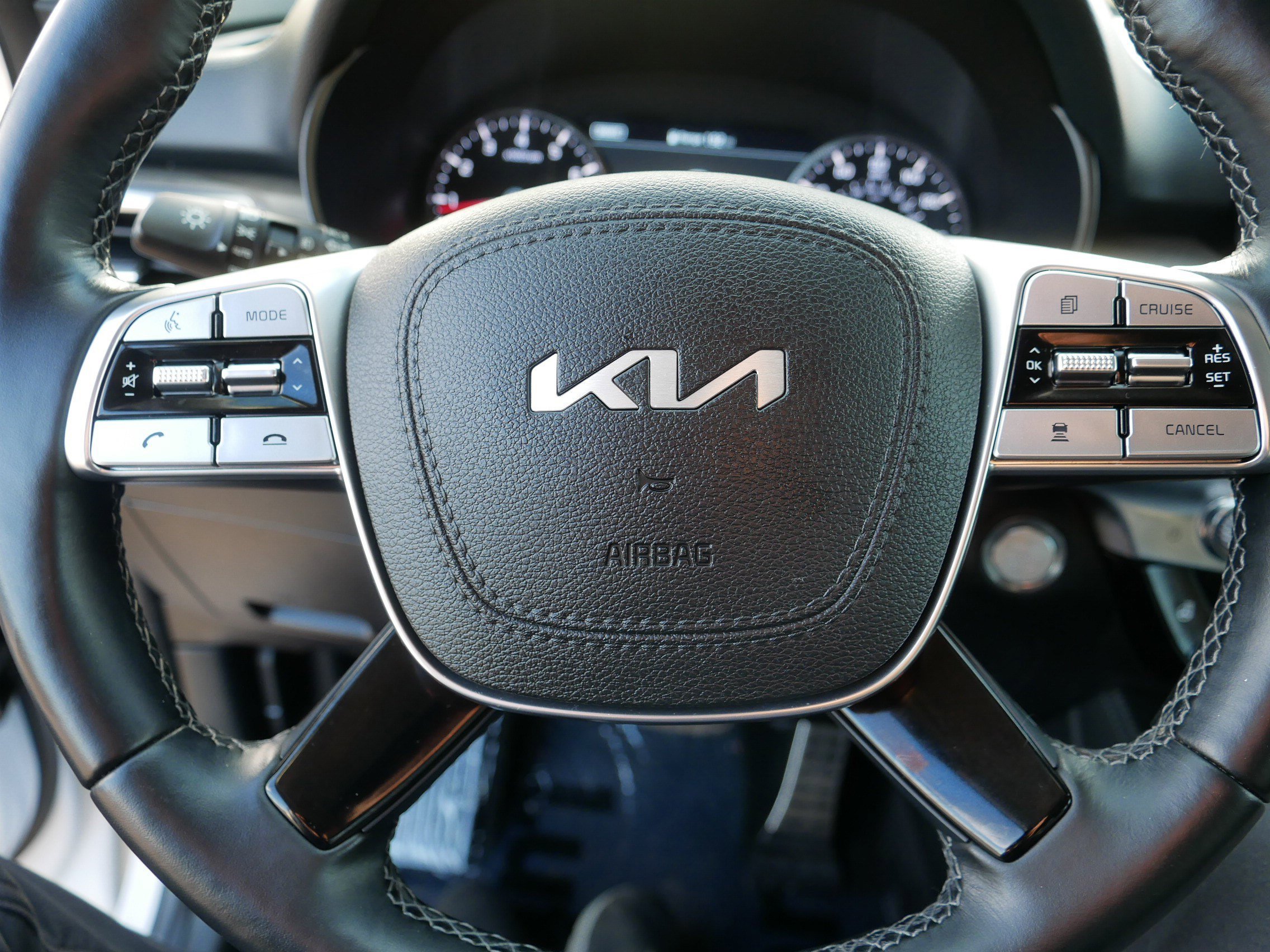 Certified 2022 Kia Telluride SX w/ SX Prestige Package image 25