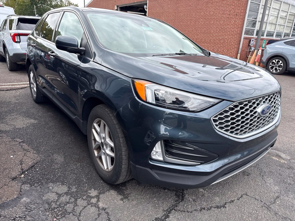 Used 2023 Ford Edge SEL w/ Convenience Package AWD/4WD image 3