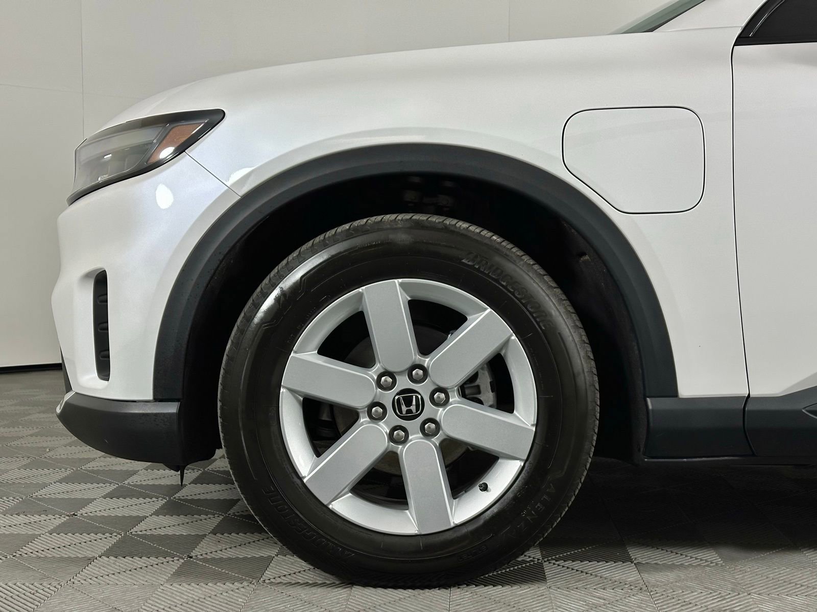 Used 2024 Honda Prologue EX image 8