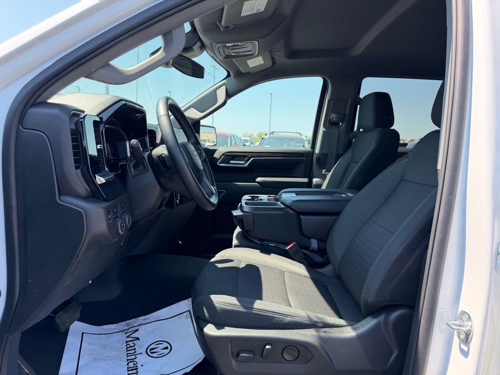 Used 2024 Chevrolet Silverado 1500 LT image 12