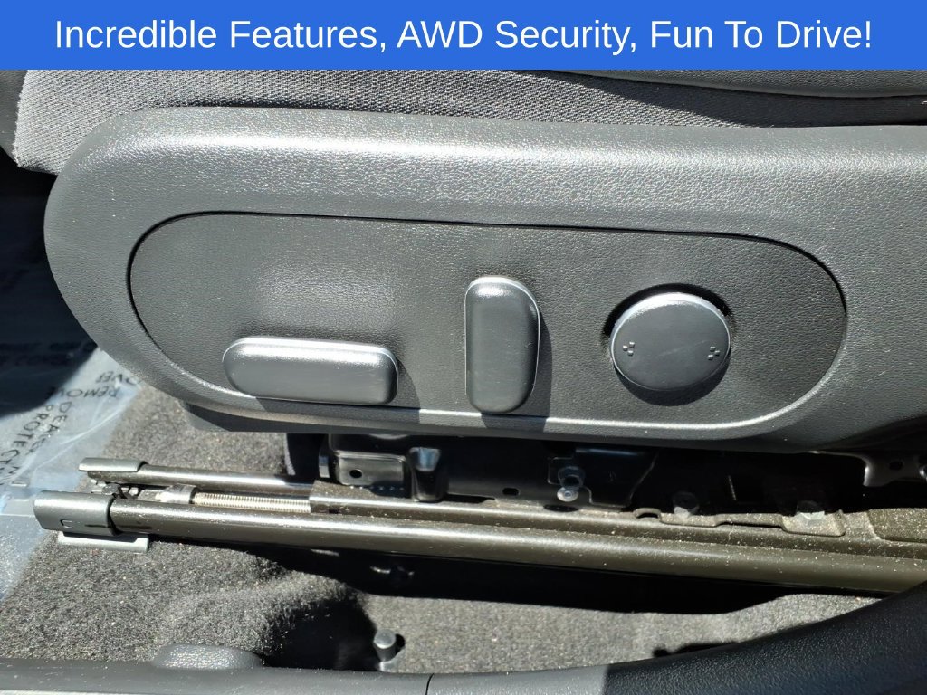 Used 2024 Hyundai Kona Limited AWD/4WD image 15