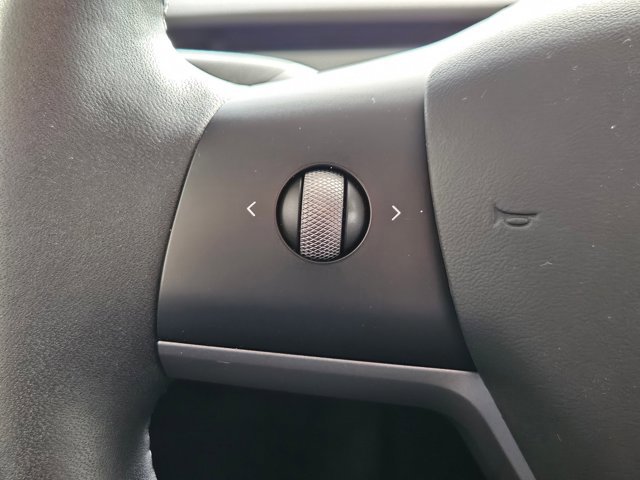 Used 2023 Tesla Model Y Long Range image 11