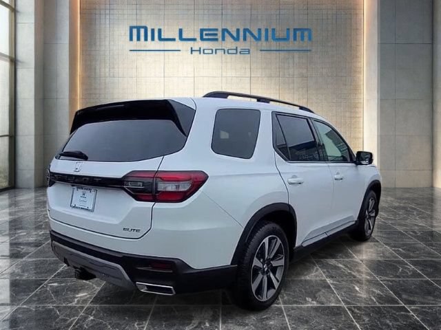 Certified 2023 Honda Pilot Elite image 5