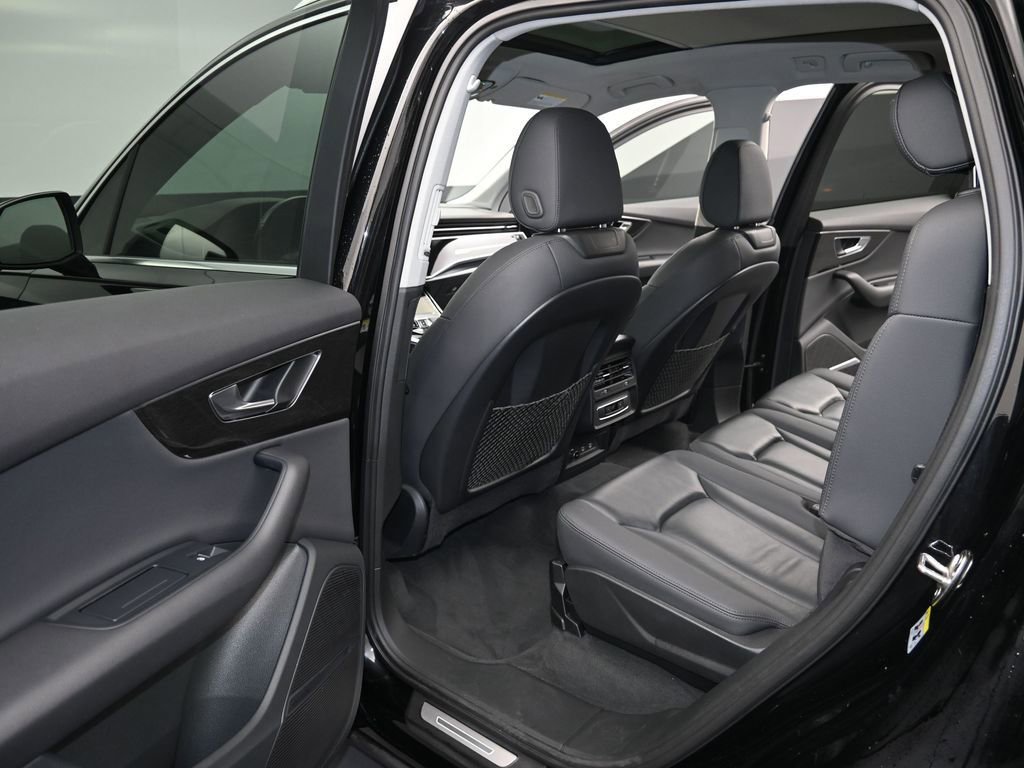 Used 2021 Audi Q7 3.0T Premium Plus image 12